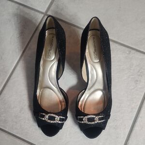 Bandolino Black Platform Sparkle 3" Heel With Silver Bling Chain Detail Peep Toe